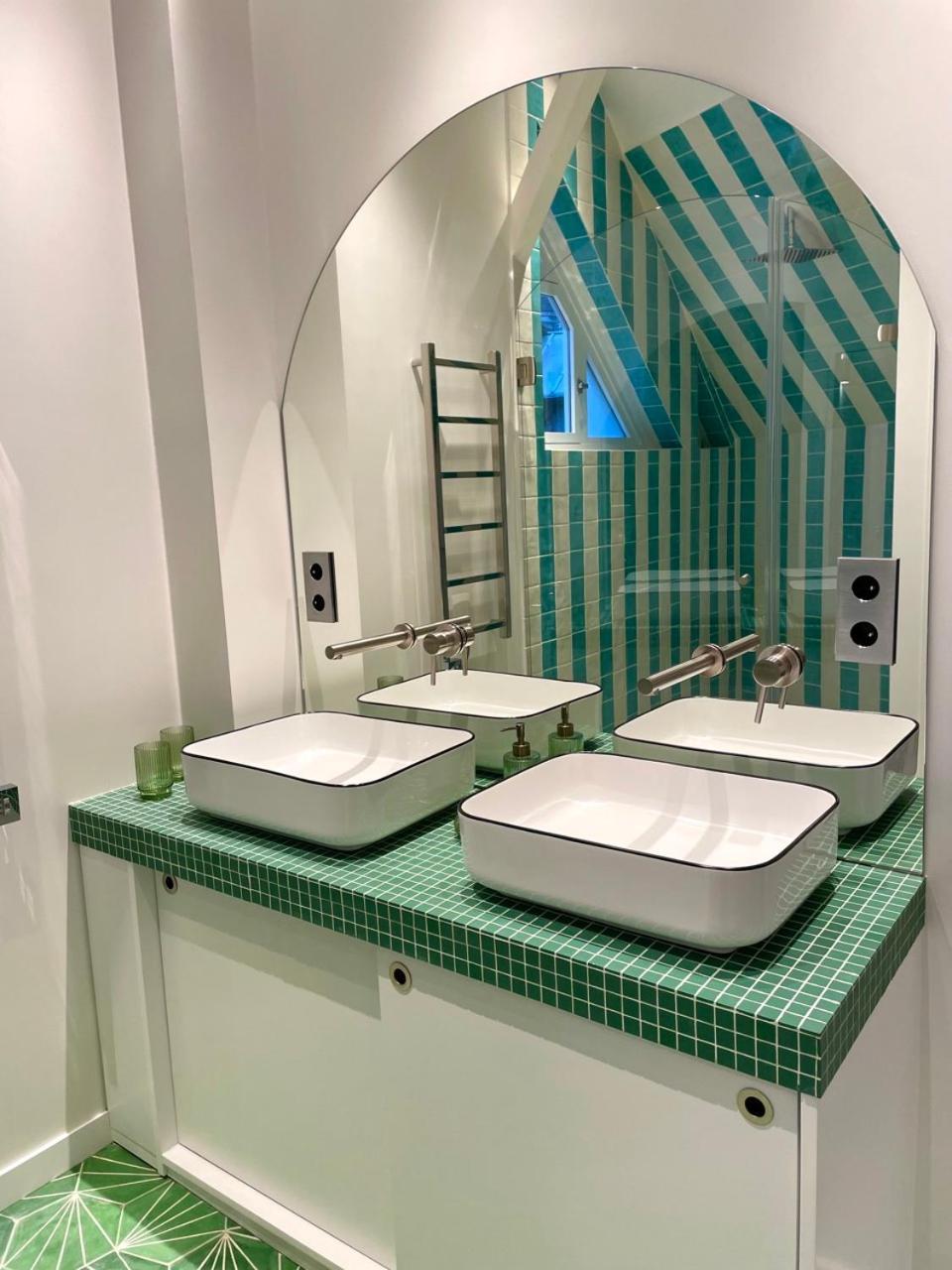 New : Atelier Artiste Montmartre Apartment Paris Luaran gambar